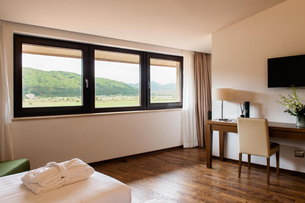 Aqua Montis Resort & Spa Ривизондоли Екстериор снимка